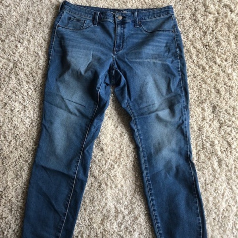 Universal Thread Mid-Rise Jeans
